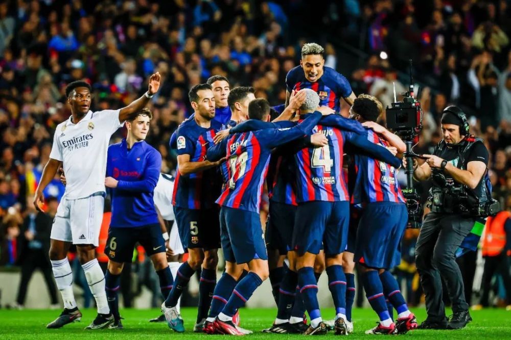 葡萄牙体育训练开放日；赛后强势反弹引欢呼；欧冠在即；医务组通报恢复(部分3肌肉军犬训练方法)-爱游戏官网