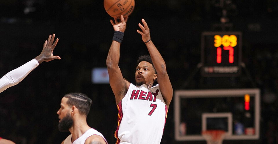 迈阿密热火迎亚冠关键赛；今晚手感冰凉；气氛紧张；赛程密集仍需轮换-ayx