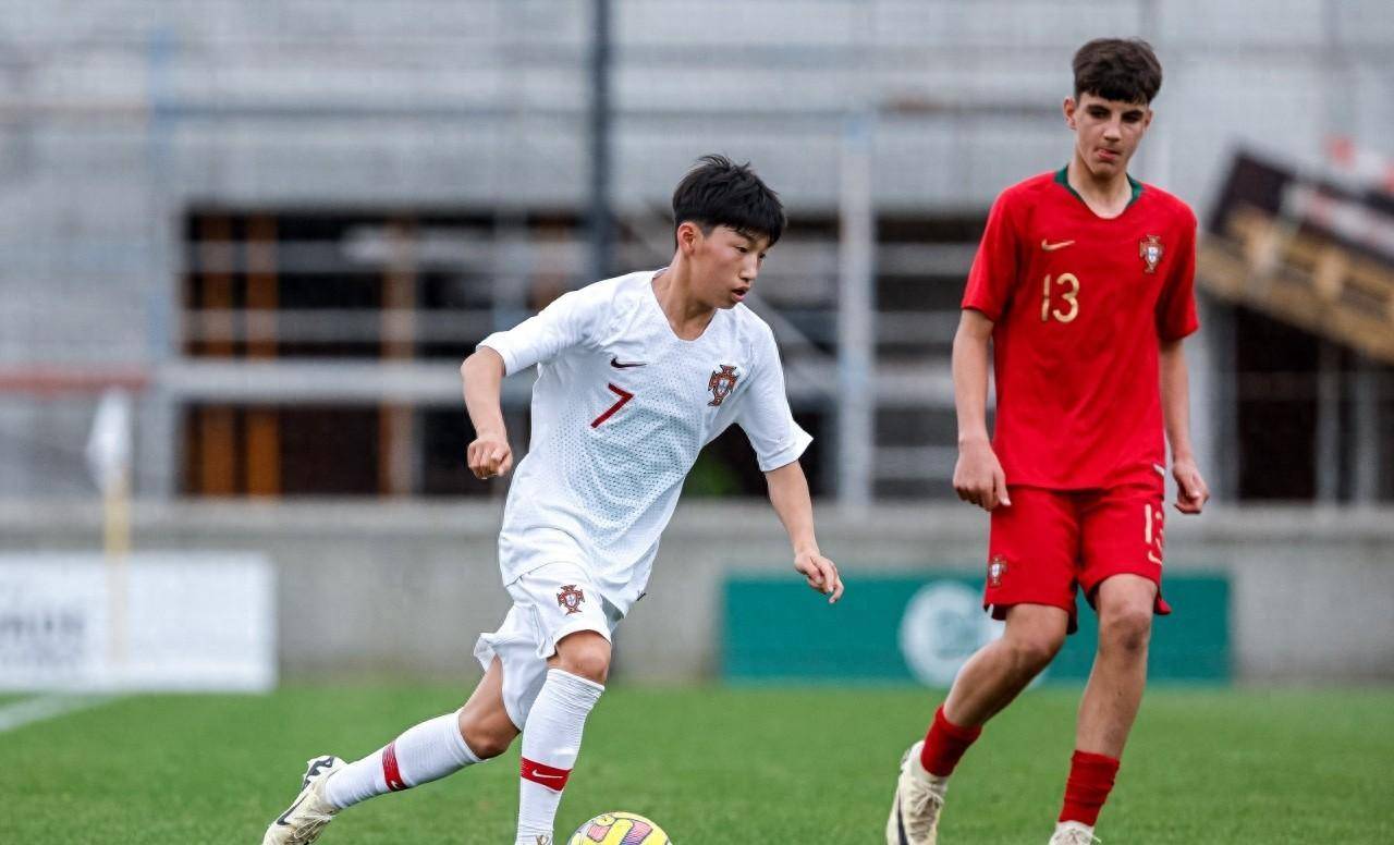 本菲卡训练开放日，赛后扳平良机引欢呼，意大利杯在即，赛季目标并未改变的简单介绍-爱游戏APP